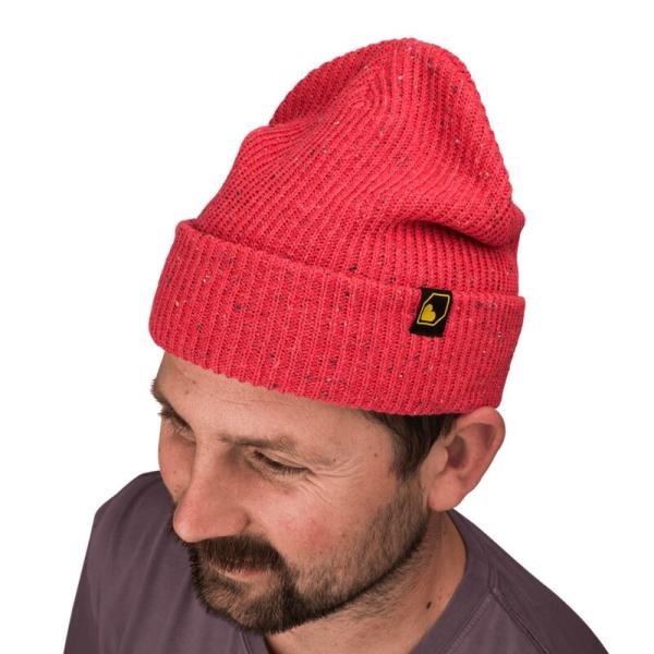 Шапка BURGTEC Smuggler's Beanie - малина с цветни пръски