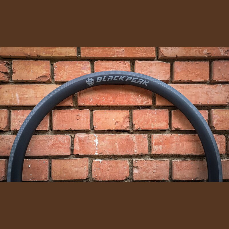 Предна карбонова капла BLACK PEAK RD 700C 38mm 20H